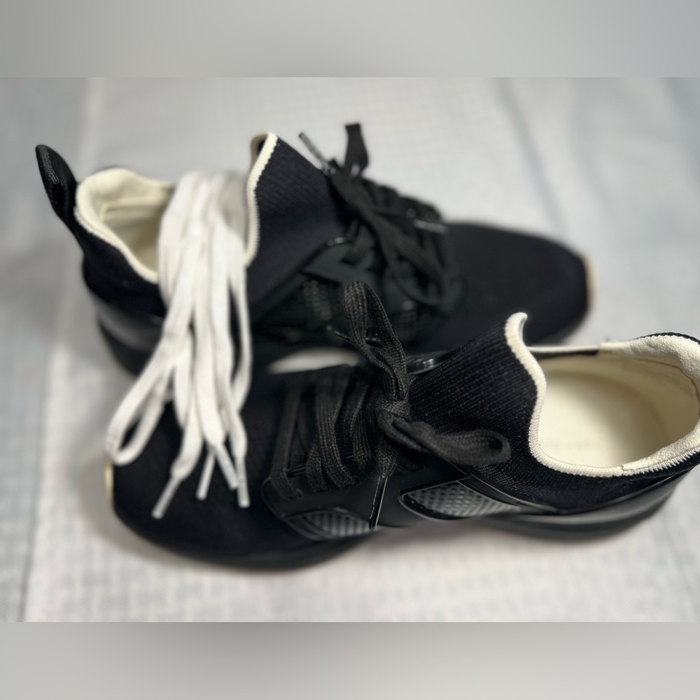 Tory Burch T Sock Runner Sneakers Black Knit Size 9 - Picture 12 of 13